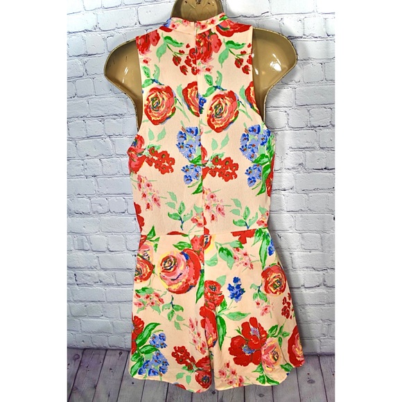 Floral Romper - Picture 2 of 3